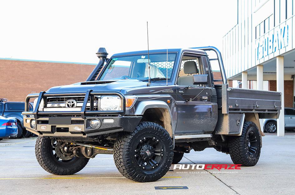 TOYOTA LANDCRUSIER MONSTER XD MATTE BLACK